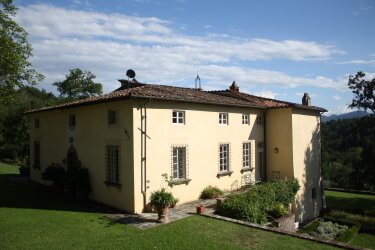 Villa Benvenuti - Back View
