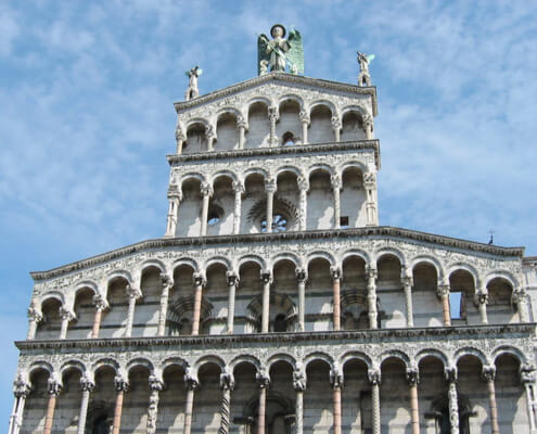 Yoga in Italy - Guided bike and walking tour of Lucca